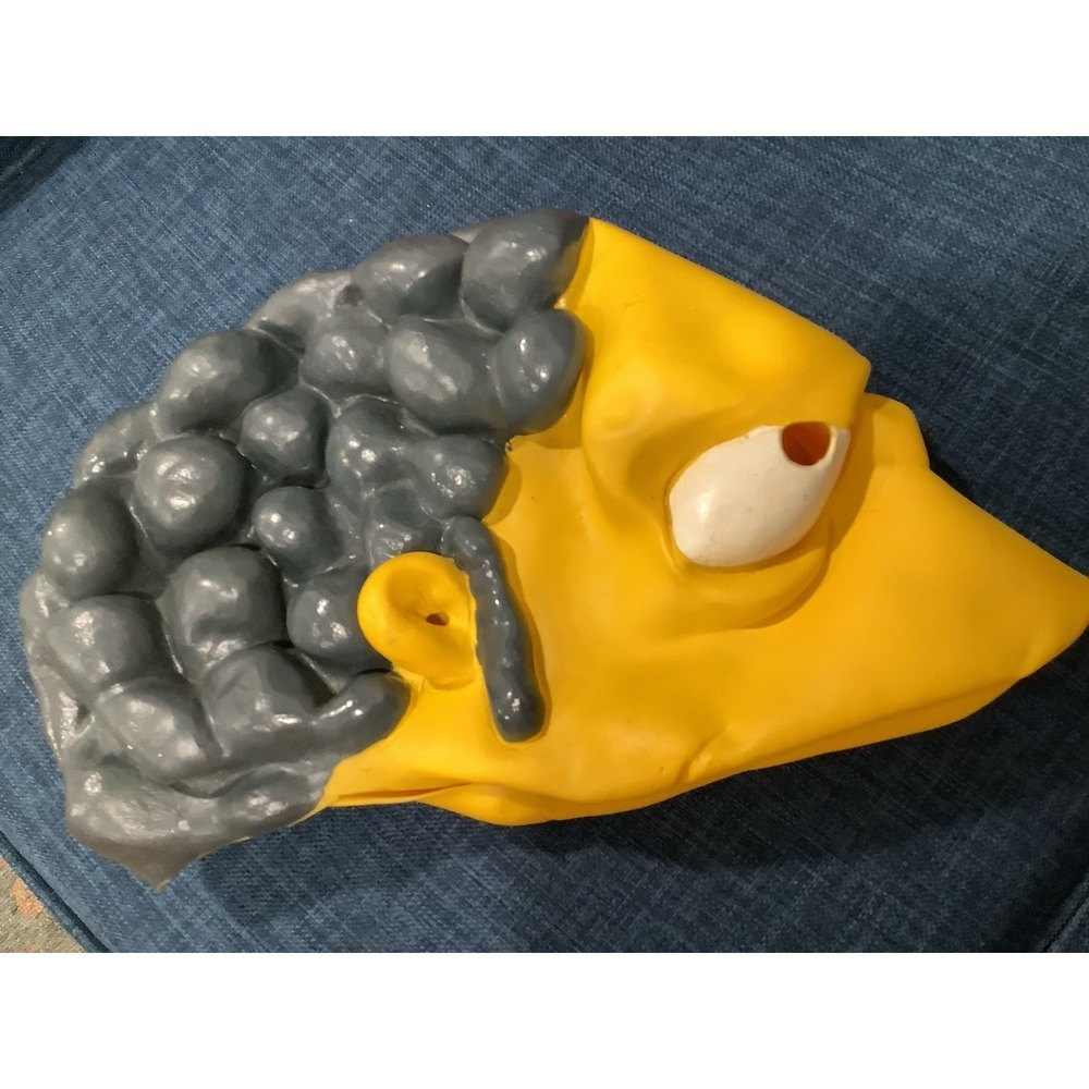 * DISGUISE 2003 MOE THE BARTENDER ADULT VINYL MASK *ST